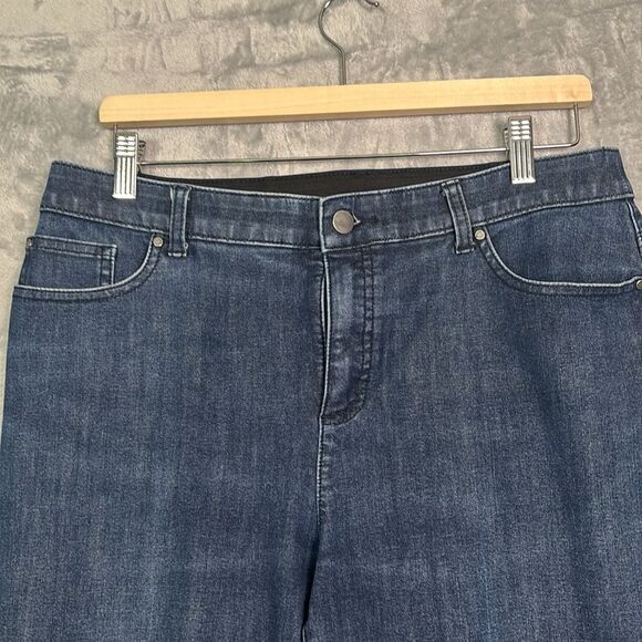 Chicos Fabulously Slimming Medium Wash Straight Leg Denim Jeans Size 1.5 Short - Picture 2 of 11